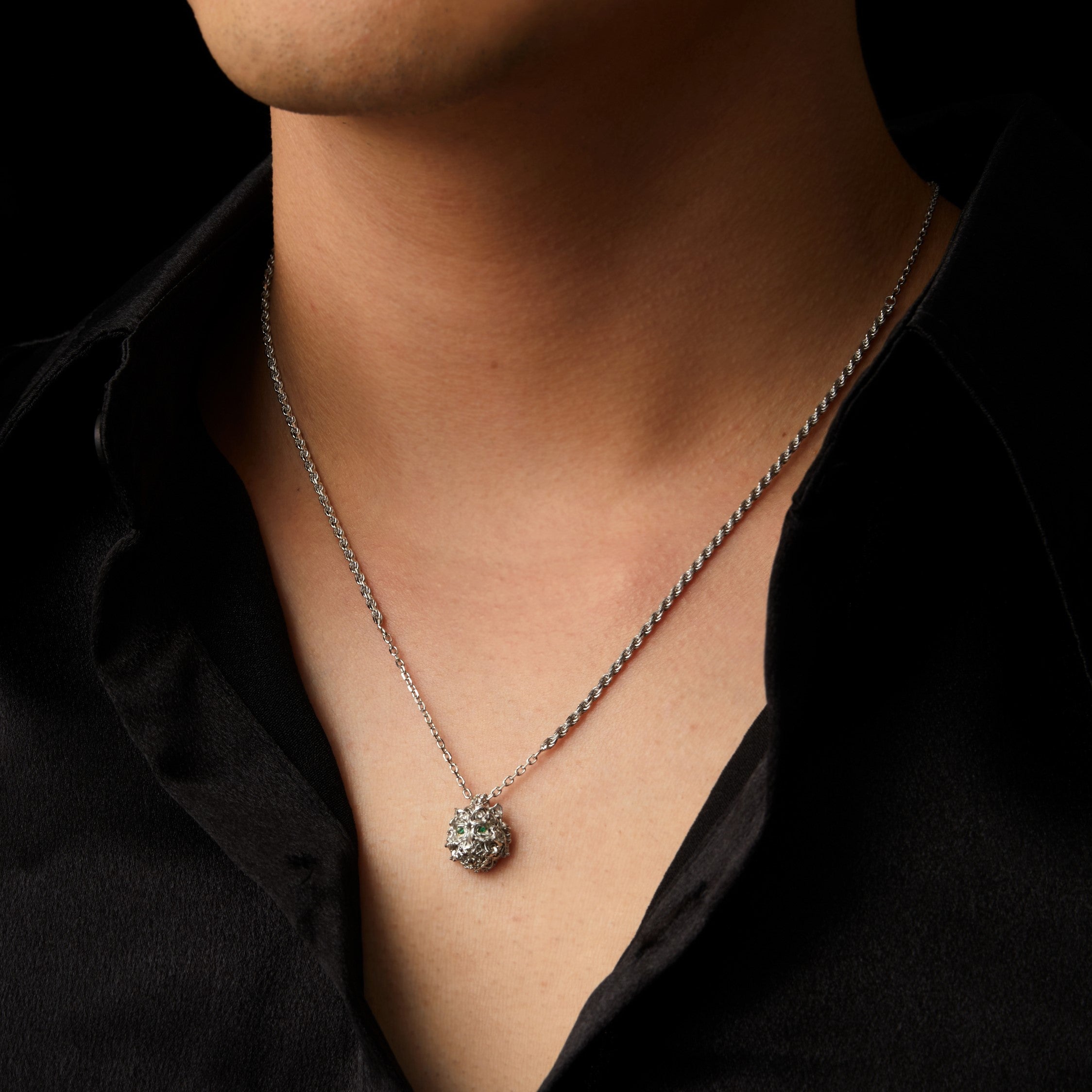 『限定完売品』viviennewestwood TIGER necklace Vivienne Westwood Man. Tag Pendant gold