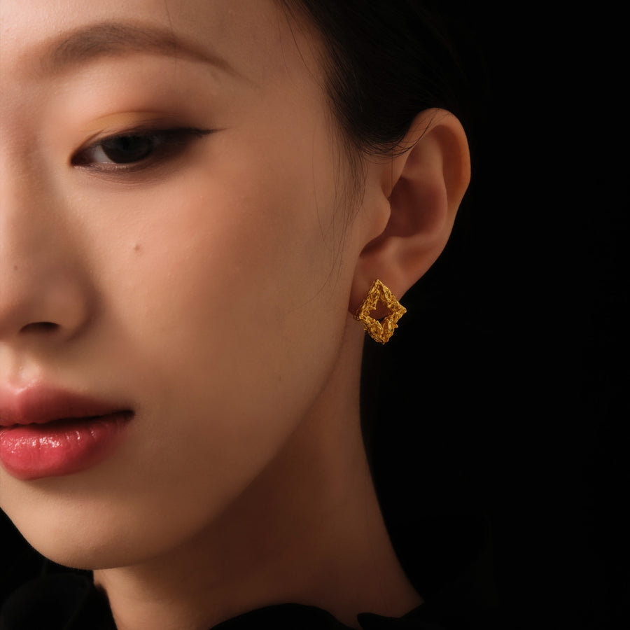 Edgy Diamond Stud Earrings · 18K Gold Vermeil