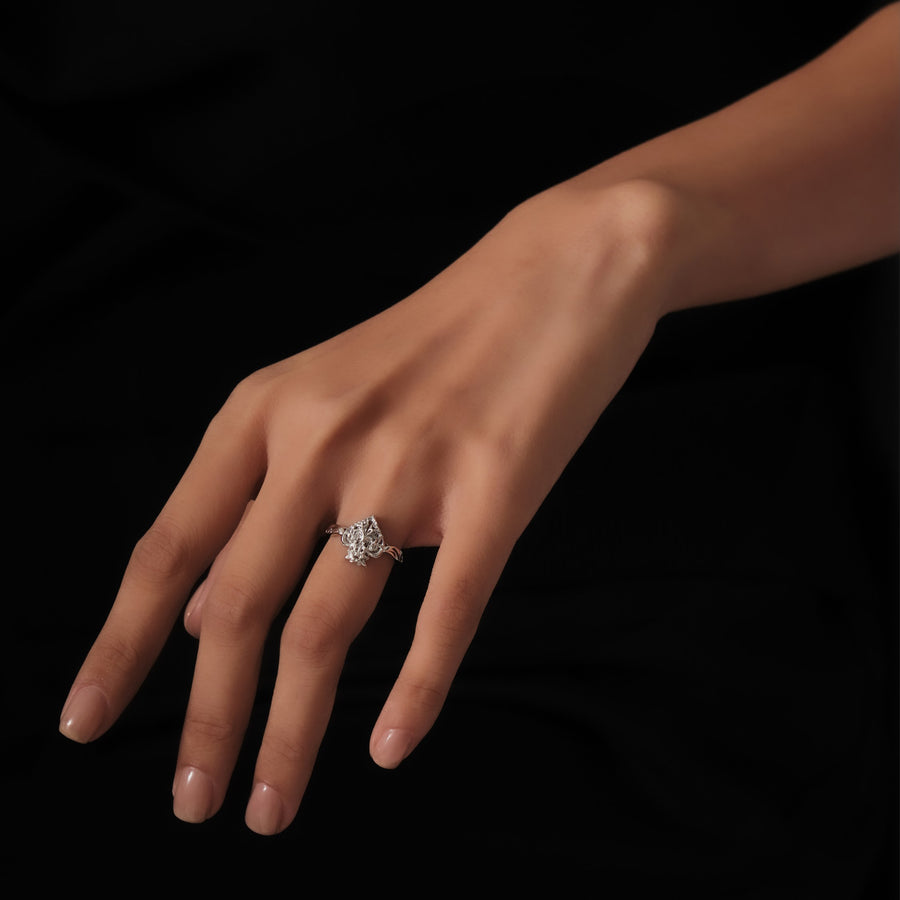 Glamorous Spade Ring · 18K White Gold Vermeil
