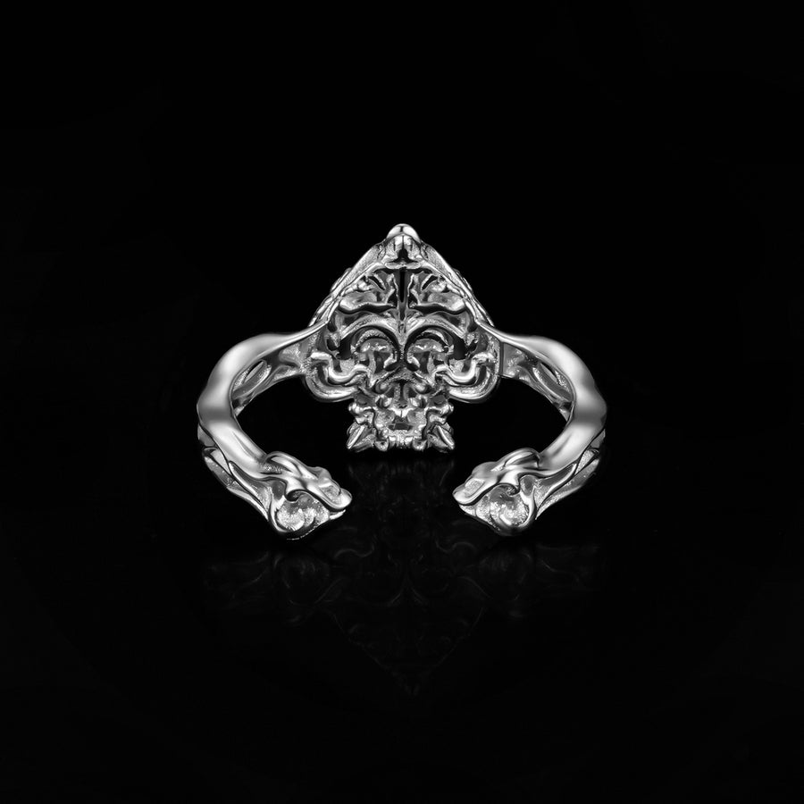 Glamorous Spade Ring · 18K White Gold Vermeil