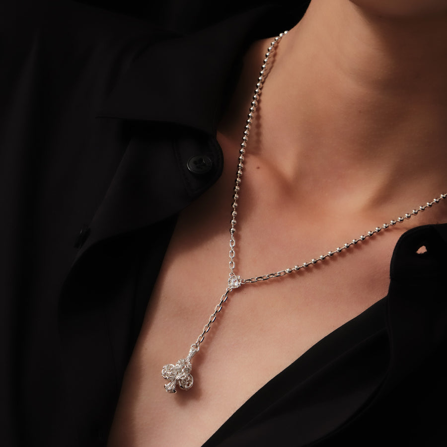 Mysterious Club Necklace · 18K White Gold Vermeil